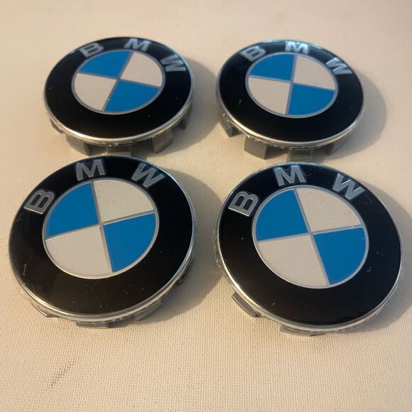 BMW logo wheel center caps in Blue & White 68mm set of 4 NWT - Picture 2 of 5